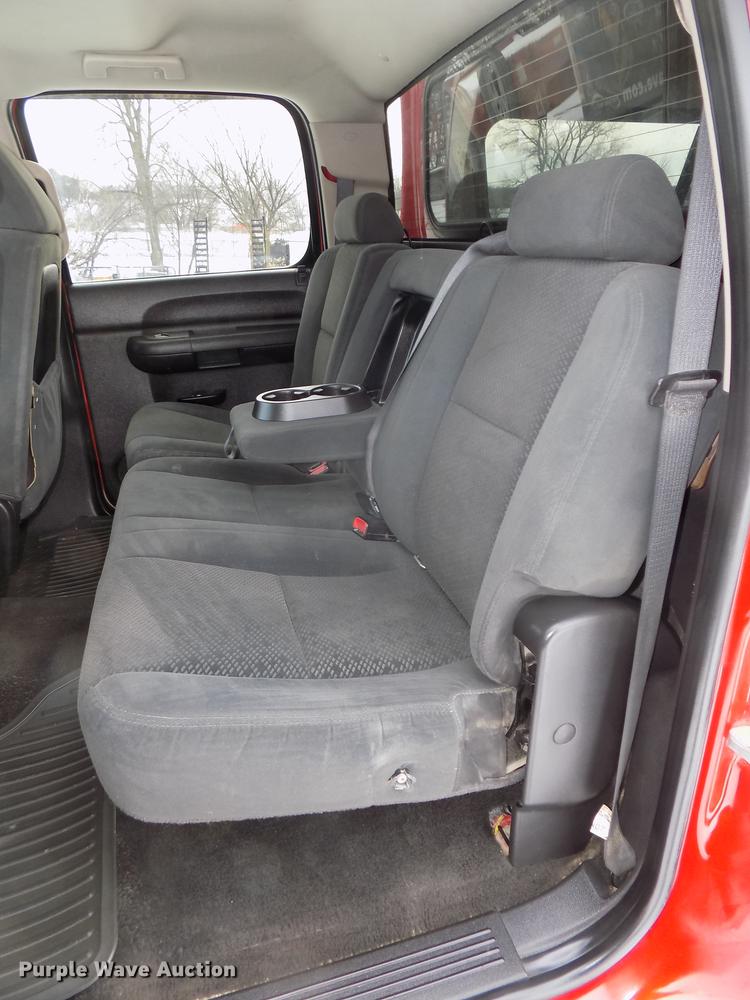 image for item DE7601 2007 Chevrolet Silverado 2500HD Crew Cab pickup truck