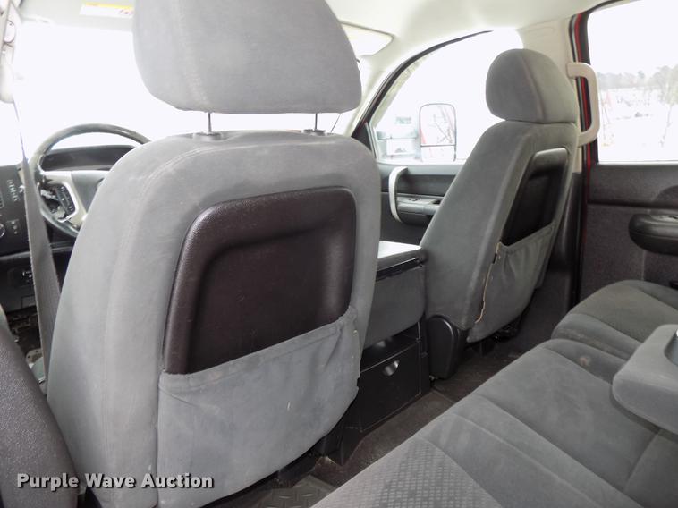 image for item DE7601 2007 Chevrolet Silverado 2500HD Crew Cab pickup truck