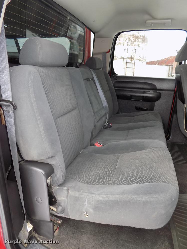 image for item DE7601 2007 Chevrolet Silverado 2500HD Crew Cab pickup truck