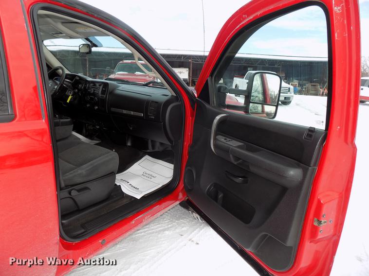 image for item DE7601 2007 Chevrolet Silverado 2500HD Crew Cab pickup truck