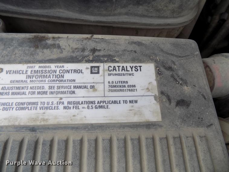 image for item DE7601 2007 Chevrolet Silverado 2500HD Crew Cab pickup truck