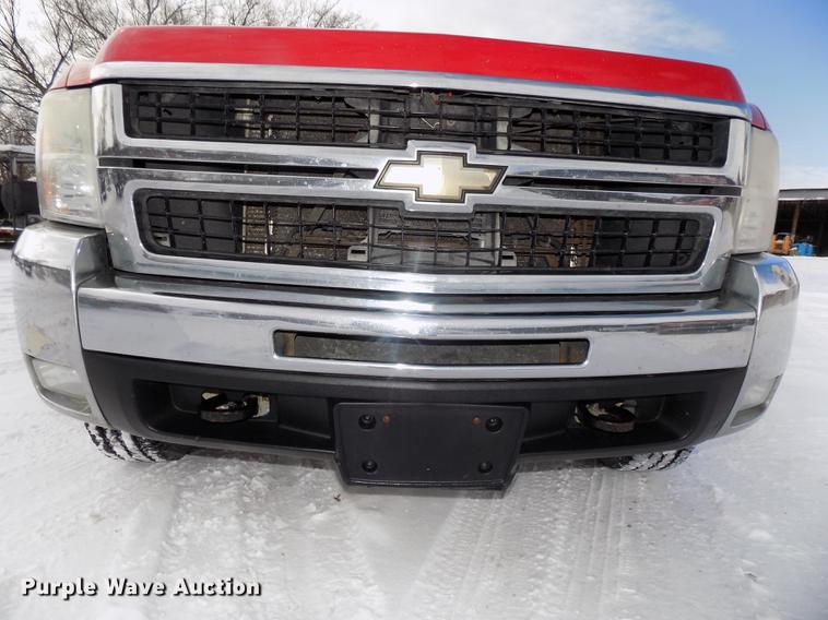 image for item DE7601 2007 Chevrolet Silverado 2500HD Crew Cab pickup truck