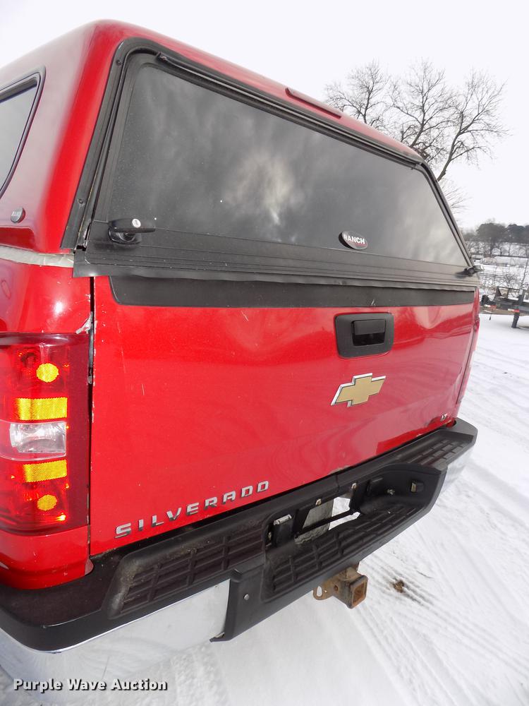 image for item DE7601 2007 Chevrolet Silverado 2500HD Crew Cab pickup truck