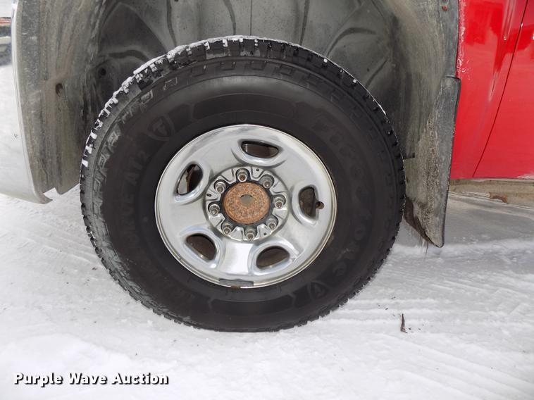 image for item DE7601 2007 Chevrolet Silverado 2500HD Crew Cab pickup truck