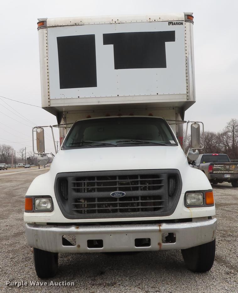 image for item DF1350 2000 Ford F650 Super Duty box truck