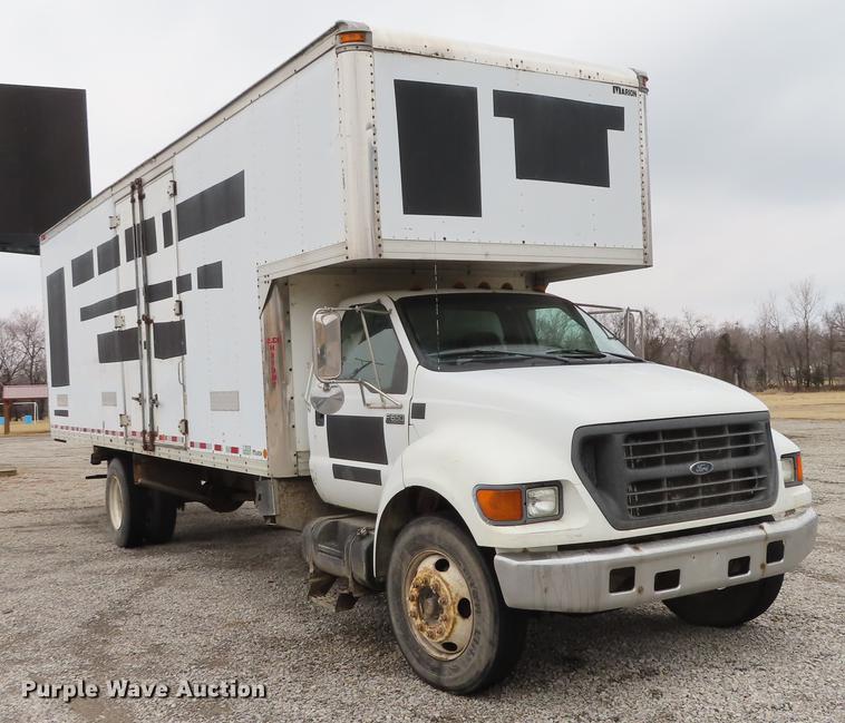 image for item DF1350 2000 Ford F650 Super Duty box truck