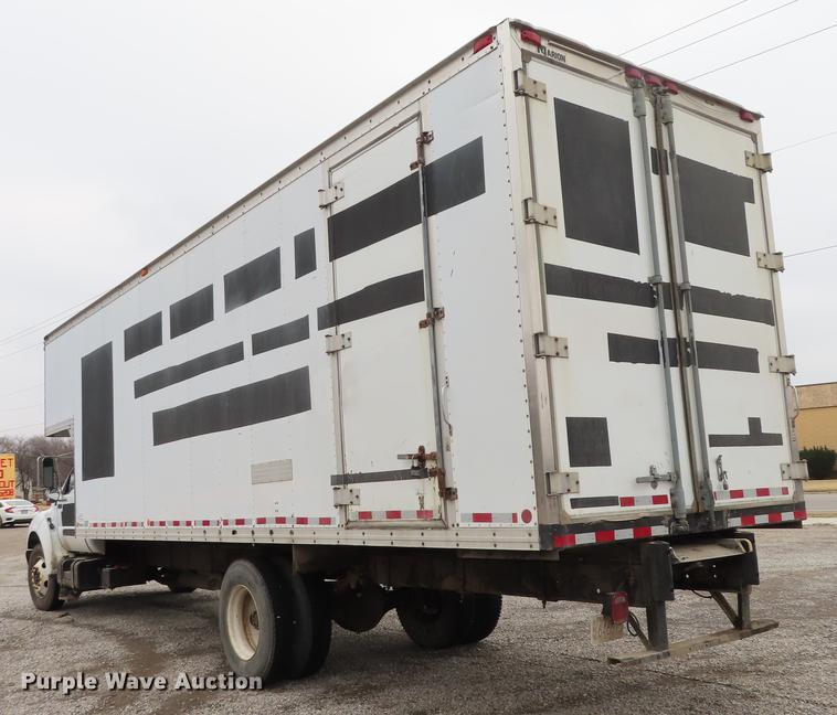 image for item DF1350 2000 Ford F650 Super Duty box truck