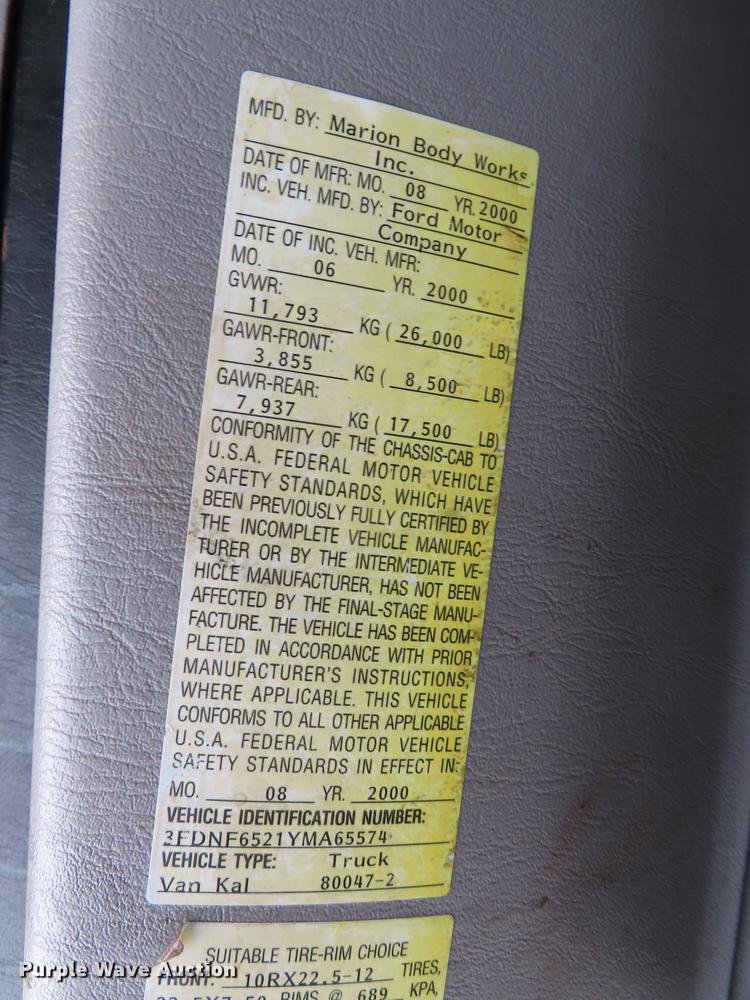 image for item DF1350 2000 Ford F650 Super Duty box truck