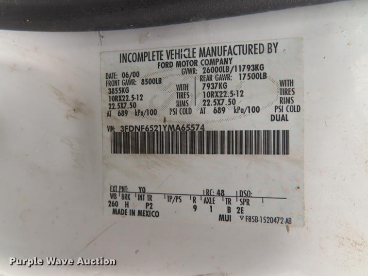 image for item DF1350 2000 Ford F650 Super Duty box truck