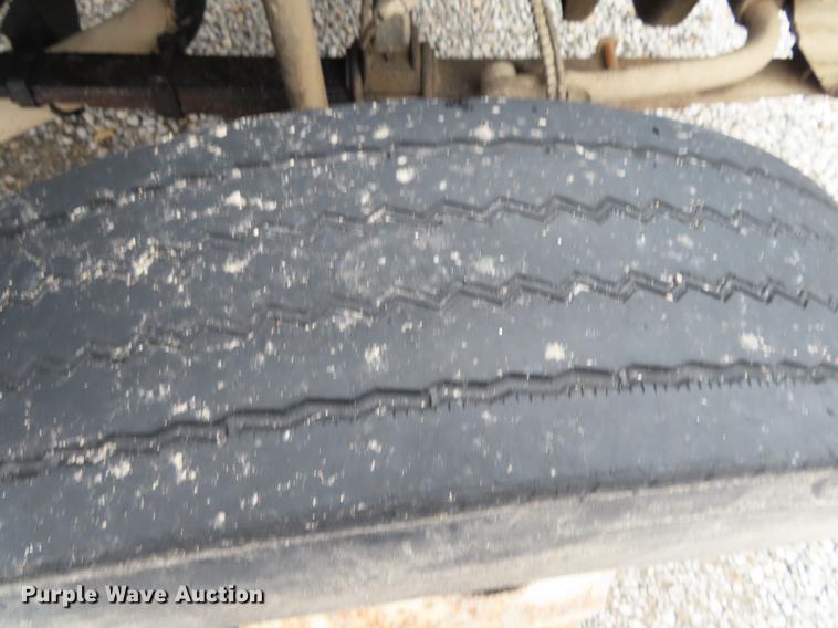 image for item DF1350 2000 Ford F650 Super Duty box truck