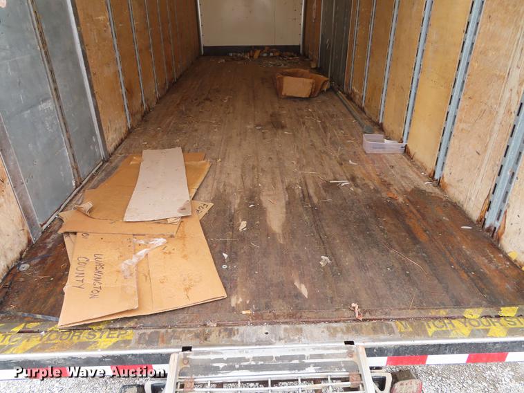 image for item DF1350 2000 Ford F650 Super Duty box truck