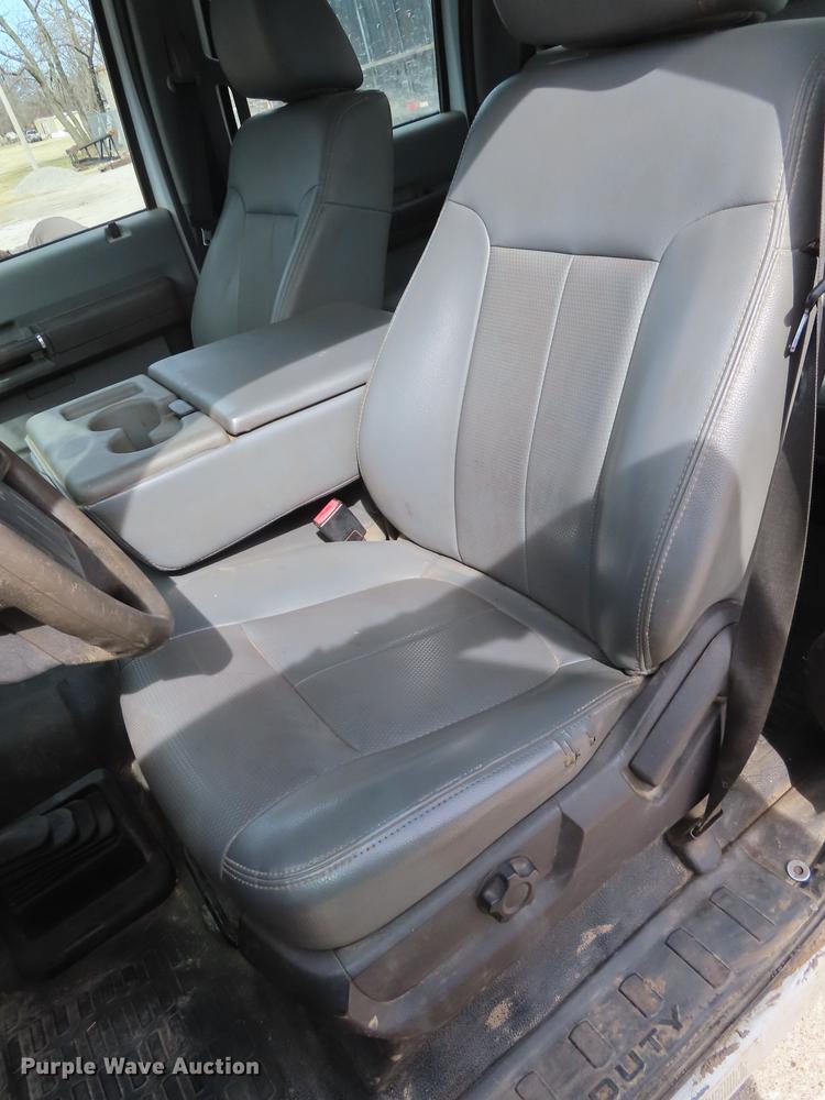 image for item DF1353 2011 Ford F550 Crew Cab flatbed truck