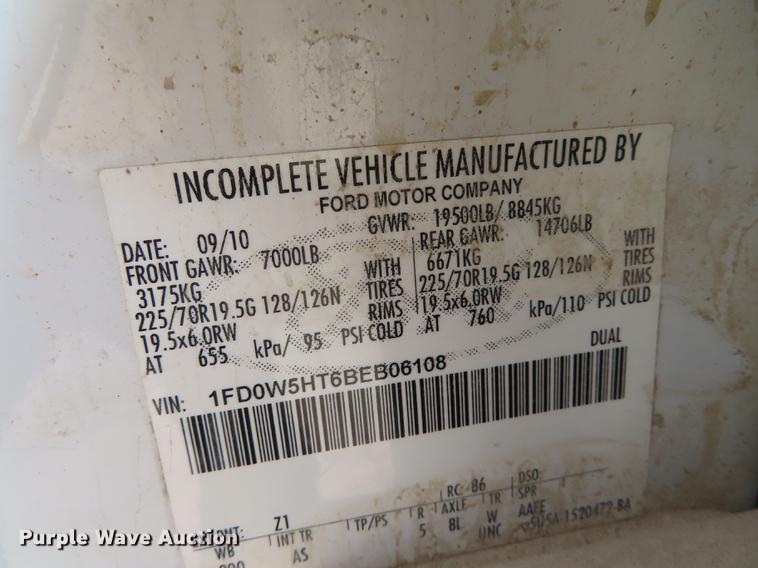 image for item DF1353 2011 Ford F550 Crew Cab flatbed truck