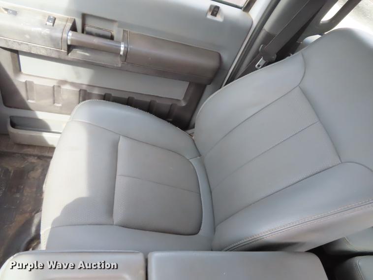 image for item DF1353 2011 Ford F550 Crew Cab flatbed truck