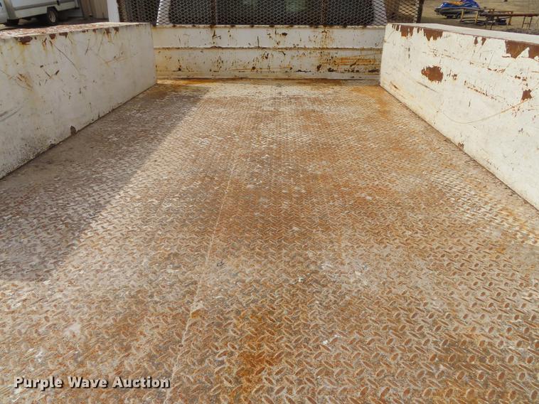 image for item DF1353 2011 Ford F550 Crew Cab flatbed truck