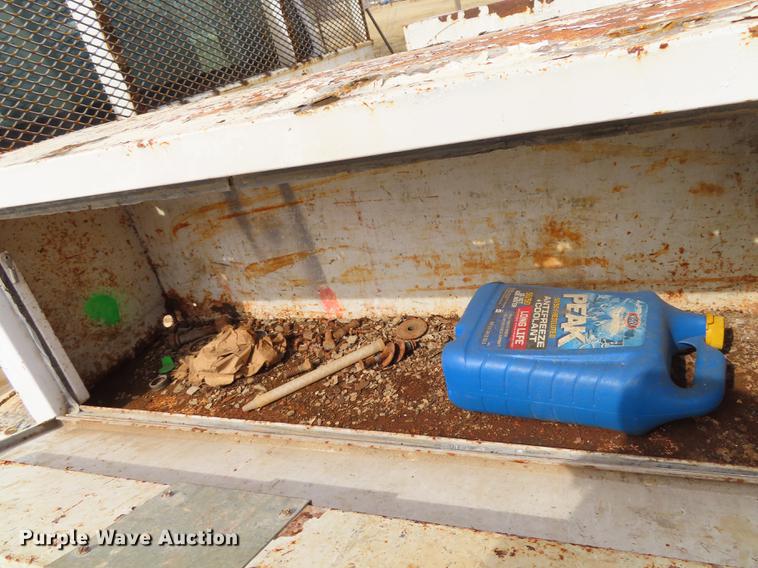 image for item DF1353 2011 Ford F550 Crew Cab flatbed truck