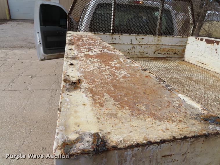 image for item DF1353 2011 Ford F550 Crew Cab flatbed truck