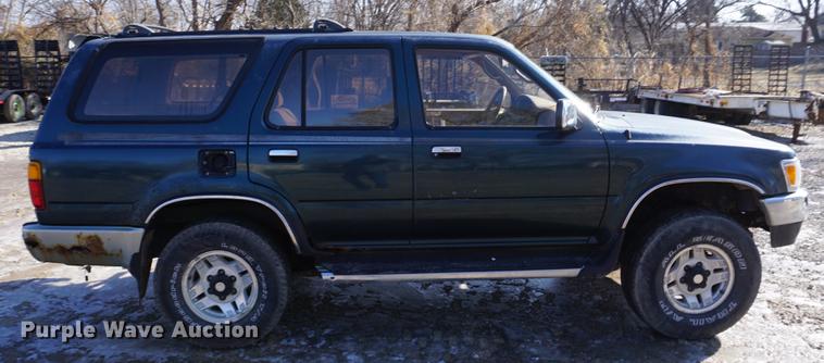 image for item DF7627 1995 Toyota 4Runner SUV