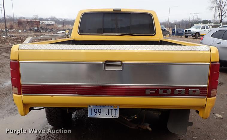 image for item DF8730 1986 Ford F150 XLT Lariat pickup truck