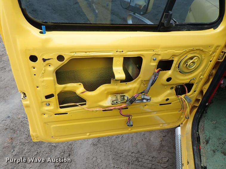 image for item DF8730 1986 Ford F150 XLT Lariat pickup truck