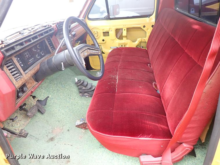 image for item DF8730 1986 Ford F150 XLT Lariat pickup truck