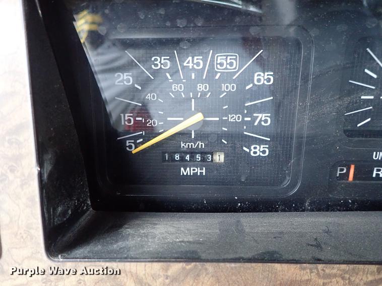 image for item DF8730 1986 Ford F150 XLT Lariat pickup truck