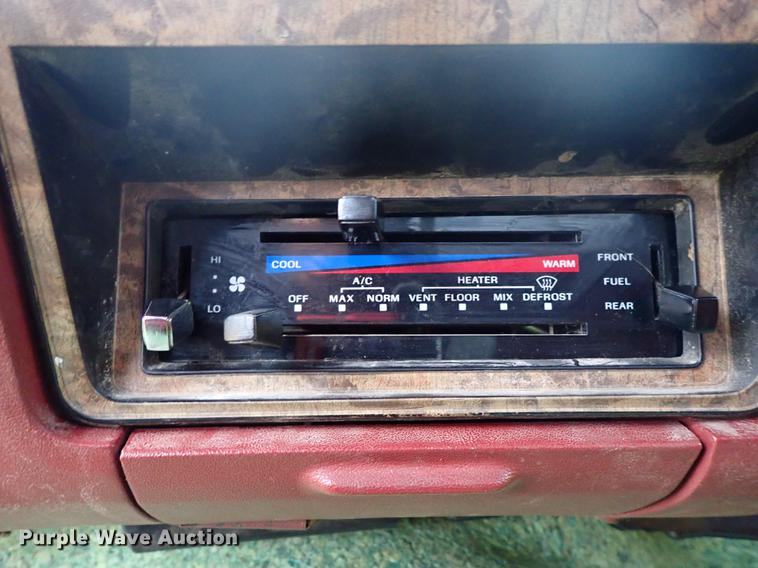 image for item DF8730 1986 Ford F150 XLT Lariat pickup truck