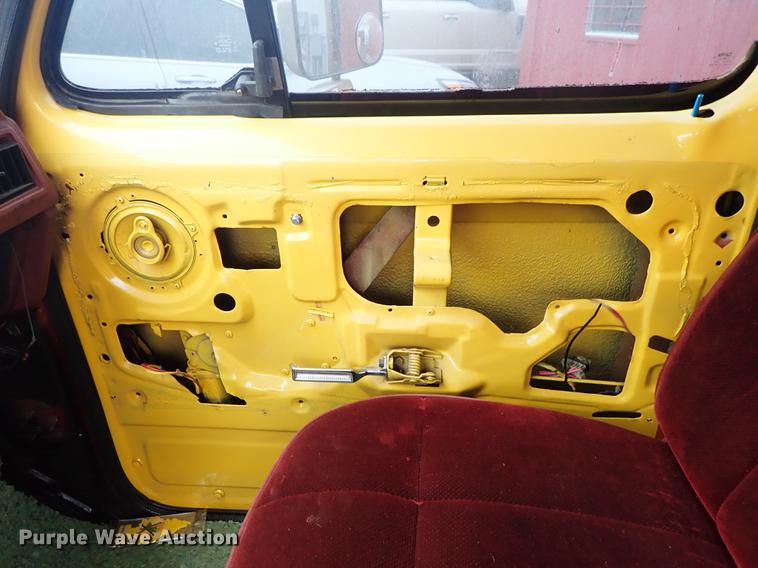 image for item DF8730 1986 Ford F150 XLT Lariat pickup truck