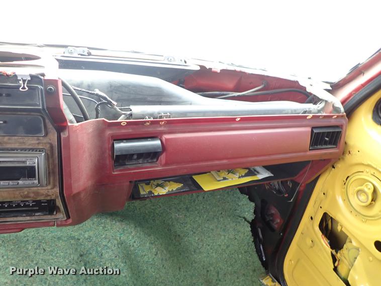 image for item DF8730 1986 Ford F150 XLT Lariat pickup truck