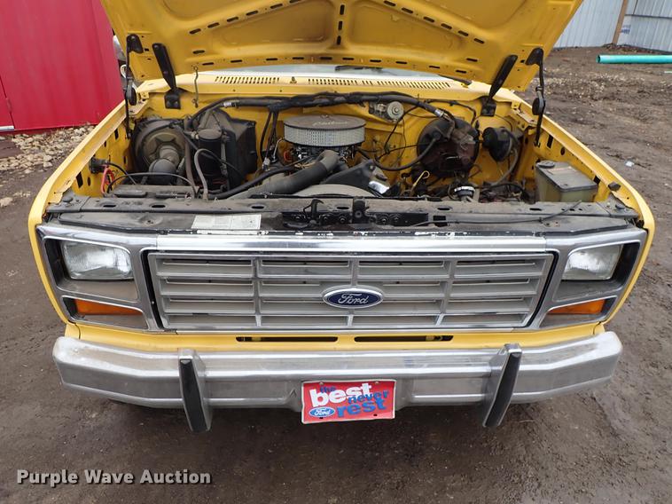 image for item DF8730 1986 Ford F150 XLT Lariat pickup truck