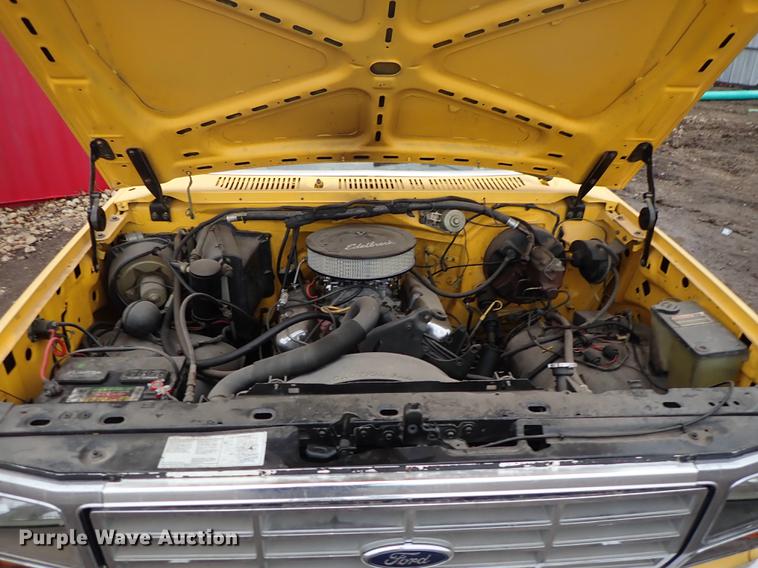 image for item DF8730 1986 Ford F150 XLT Lariat pickup truck