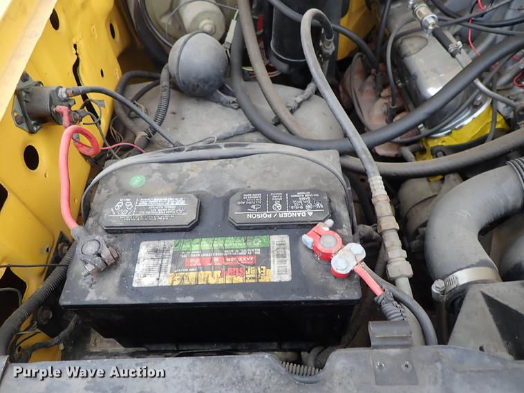 image for item DF8730 1986 Ford F150 XLT Lariat pickup truck