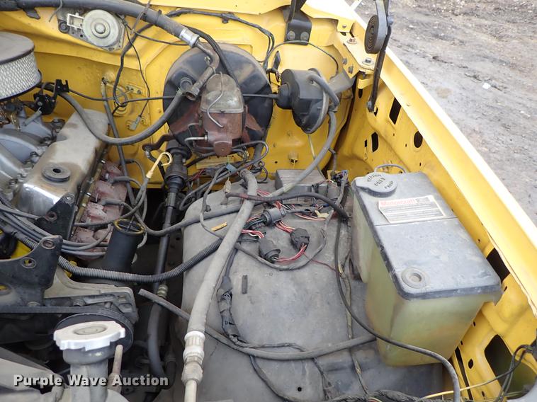 image for item DF8730 1986 Ford F150 XLT Lariat pickup truck