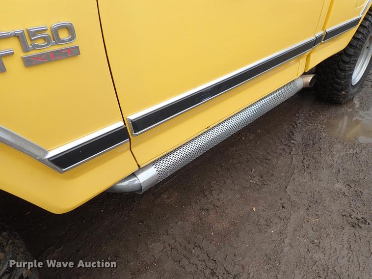 image for item DF8730 1986 Ford F150 XLT Lariat pickup truck