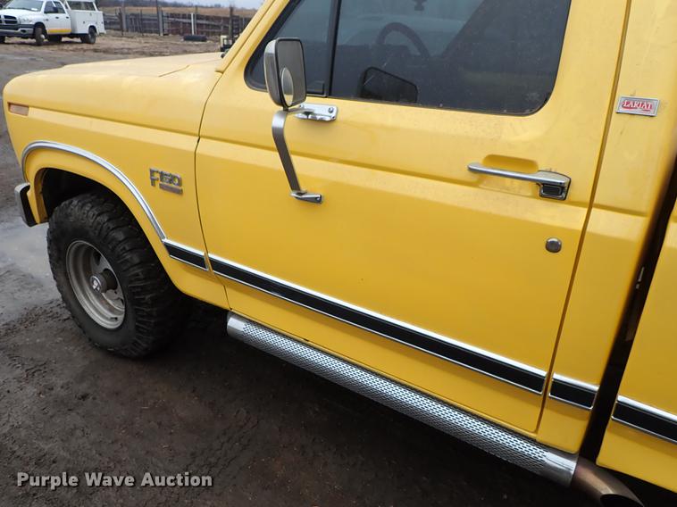 image for item DF8730 1986 Ford F150 XLT Lariat pickup truck