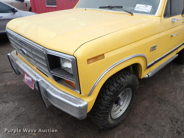 image for item DF8730 1986 Ford F150 XLT Lariat pickup truck