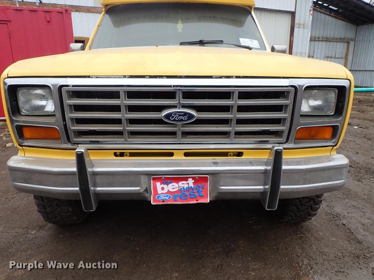 image for item DF8730 1986 Ford F150 XLT Lariat pickup truck