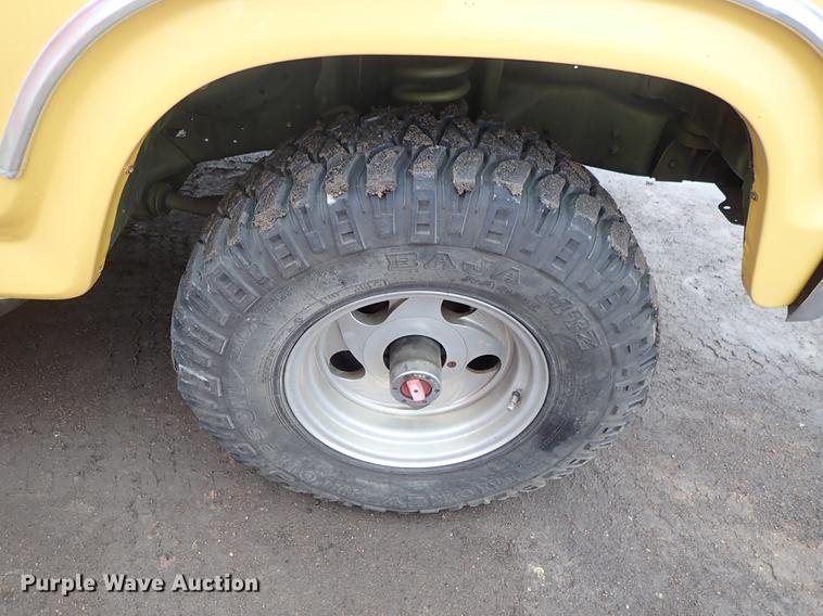 image for item DF8730 1986 Ford F150 XLT Lariat pickup truck