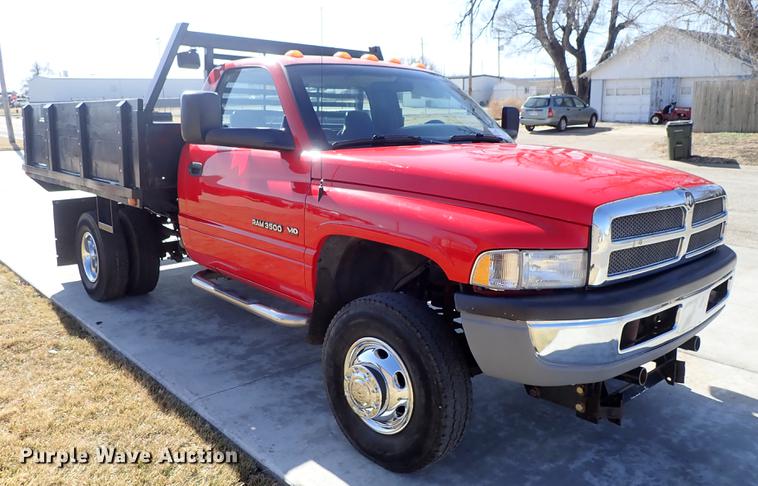 image for item DF8737 2000 Dodge Ram 3500 dump bed pickup truck