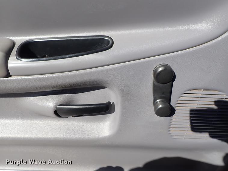 image for item DF8737 2000 Dodge Ram 3500 dump bed pickup truck