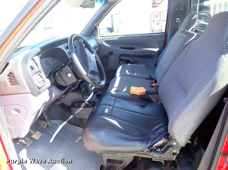 image for item DF8737 2000 Dodge Ram 3500 dump bed pickup truck