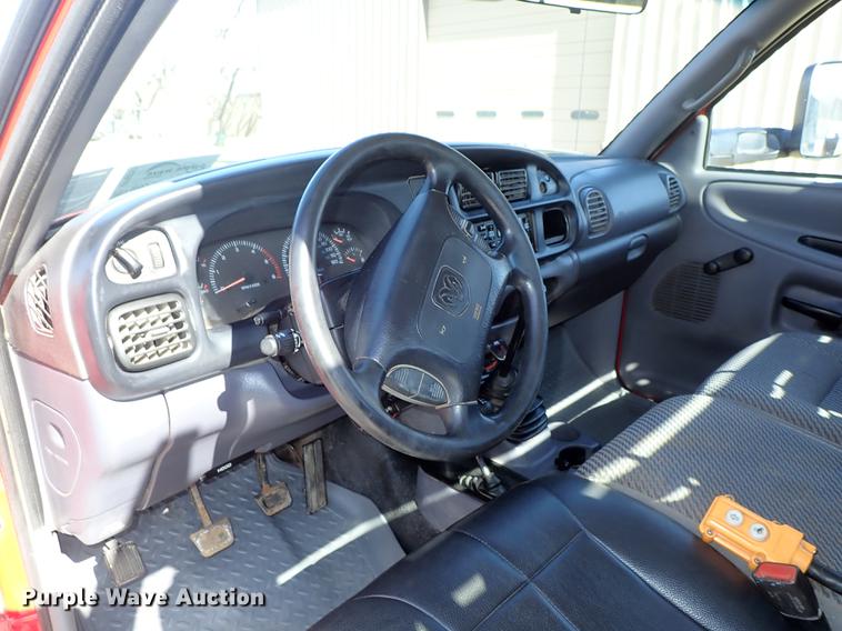 image for item DF8737 2000 Dodge Ram 3500 dump bed pickup truck