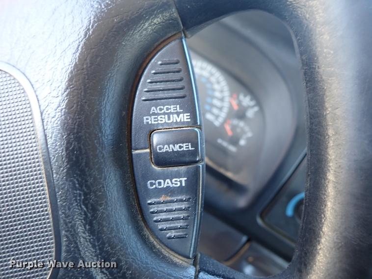 image for item DF8737 2000 Dodge Ram 3500 dump bed pickup truck