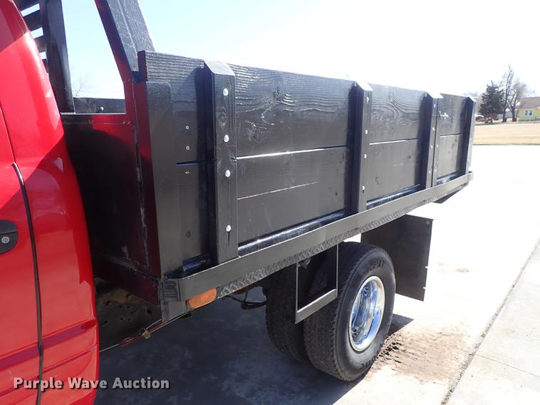 image for item DF8737 2000 Dodge Ram 3500 dump bed pickup truck