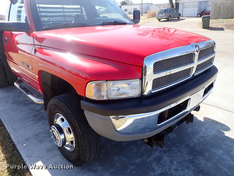 image for item DF8737 2000 Dodge Ram 3500 dump bed pickup truck