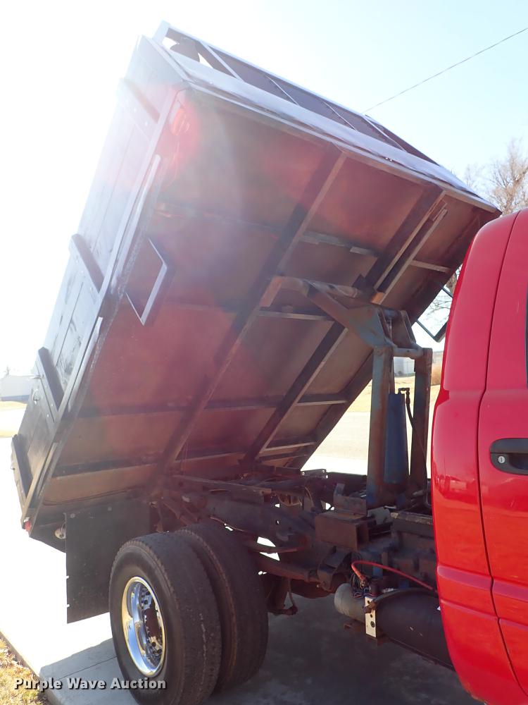 image for item DF8737 2000 Dodge Ram 3500 dump bed pickup truck