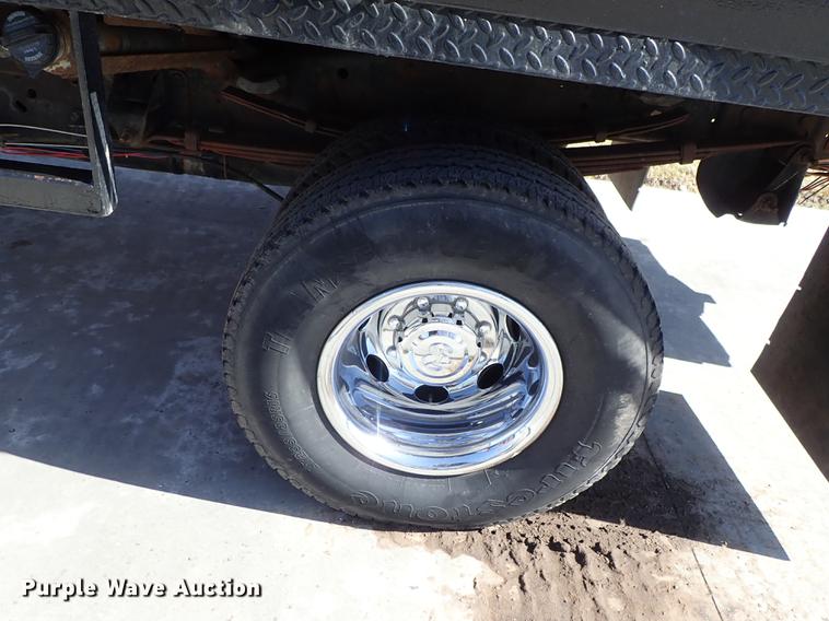 image for item DF8737 2000 Dodge Ram 3500 dump bed pickup truck