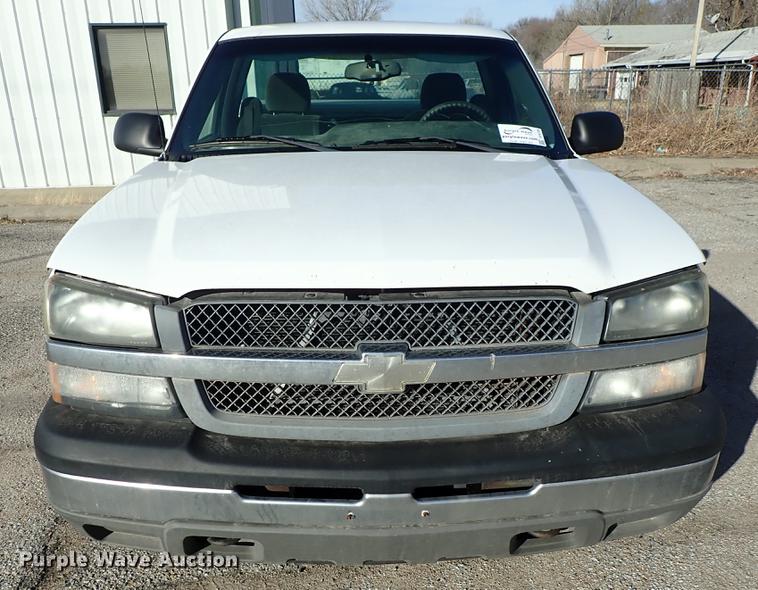 image for item DF8739 2005 Chevrolet Silverado 1500 pickup truck