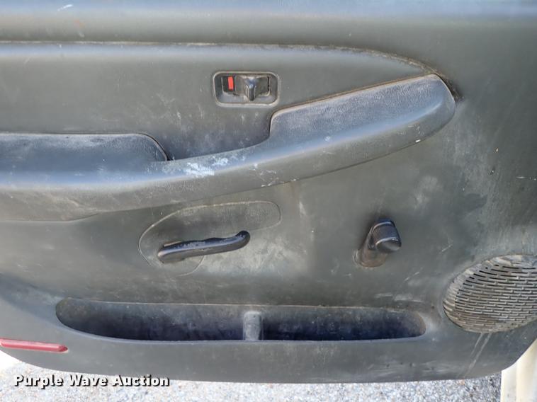 image for item DF8739 2005 Chevrolet Silverado 1500 pickup truck