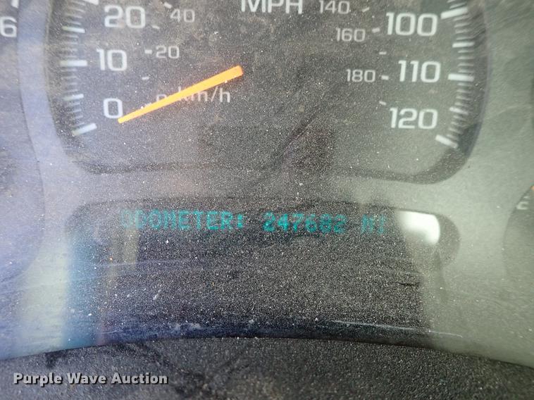 image for item DF8739 2005 Chevrolet Silverado 1500 pickup truck